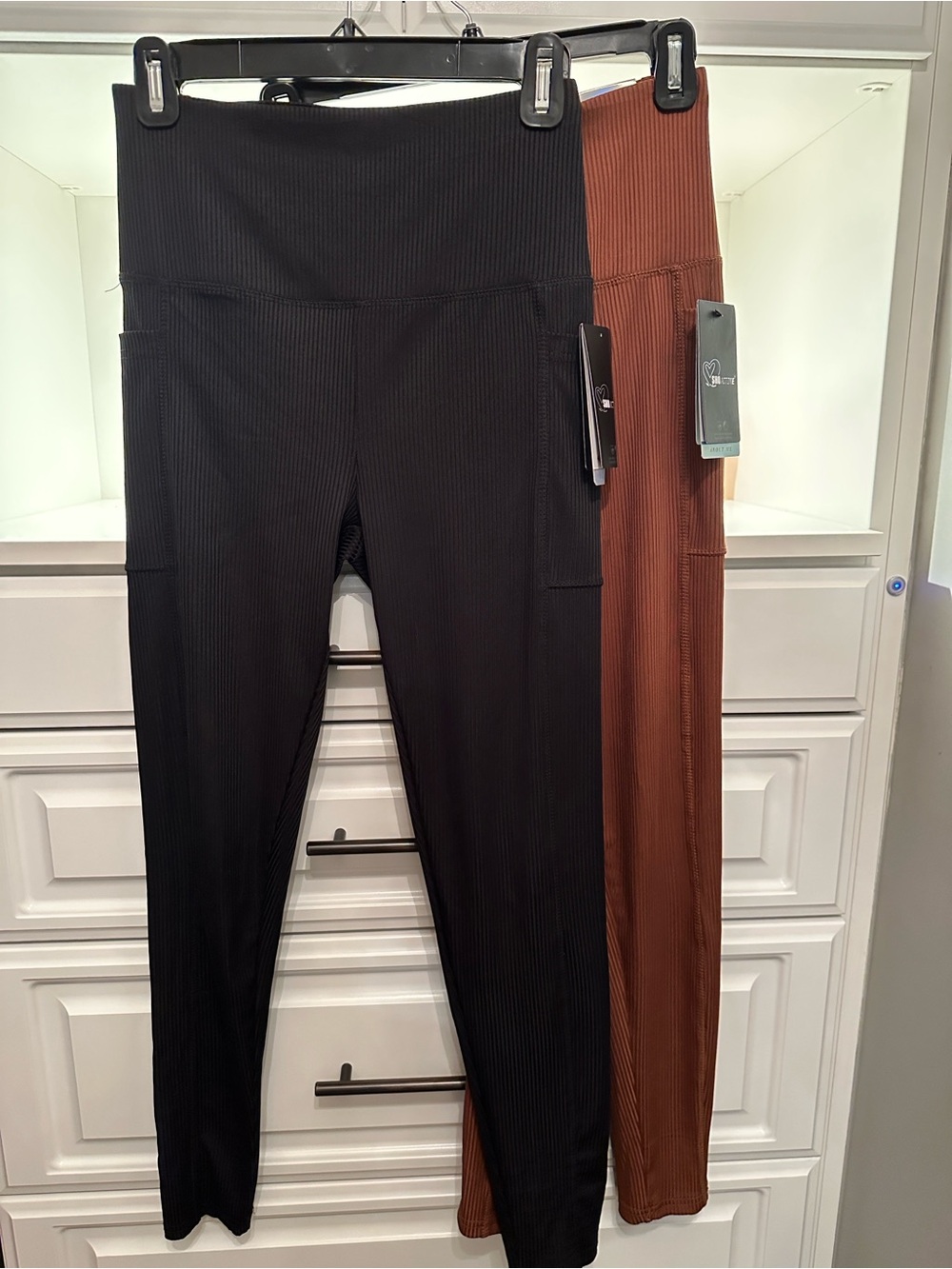 Shoactive Butt Sculpting High-Waist Ribbed Leggings in Black and Brown (2 pairs)